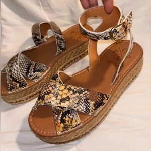 Platform Popa Brand from Spain